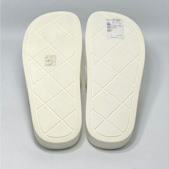 Bottega Veneta Quilted Rubber Pool Slides size 41 - Picture 10 of 11